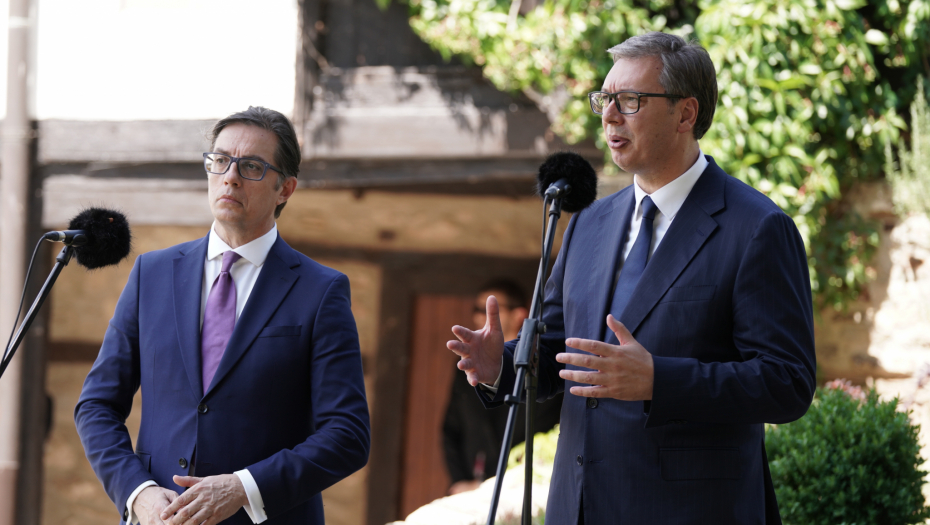 VUČIĆ NAKON SASTANKA SA PENDAROVSKIM “Imamo bratske odnose, verujem da će se oni razvijati” (VIDEO)