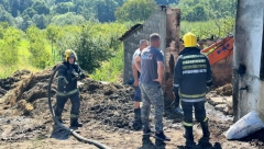 VATRA SVE ODNELA ZA SAMO DVA SATA Tuga u čačanskom selu, izgorelo šest krava i tele (FOTO)