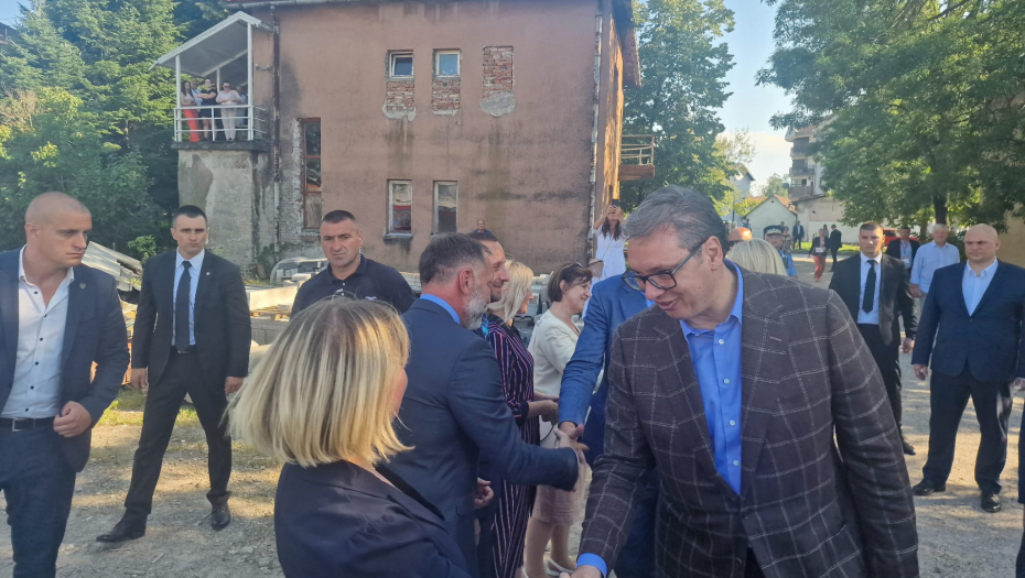 VUČIĆ: Jedan smo narod, isti smo narod samo sa dve strane Drine (VIDEO)