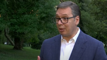 E TO JE POLITIKA SRBIJE I NIKO DRUGI JE NEĆE ODREĐIVATI Vučić o stranim uticajima: Izloženi smo svim hibridnim trikovima