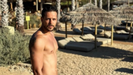 BIKOVIĆ SE SKINUO I ZADAO DOMAĆI Miloš sa devojkom uživa na Ibici, a sa njima je i ova lepotica