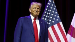 "NE ZNAJU NI REČ ENGLESKOG, ALI IH PRIJAVLJUJU" Tramp i Mask optužuju demokrate da uvoze migrante zbog glasanja