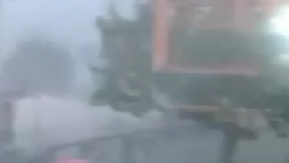 PRVO GRUNUO GRAD, PA ZATIM UDARILA OLUJA! Sablasne scene u Lajkovcu (FOTO/VIDEO)