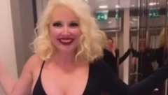 MAJA NIKOLIĆ U ZANOSU SA NOVIM DEČKOM Pevačica objavila fotke na kojima se mazi i ljubi sa njim! (FOTO)