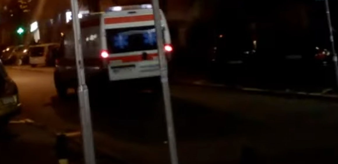 POVREĐENA DVOJICA MLAĐIH MUŠKARACA U NESREĆI Vozilo udarilo u bankinu na Avali