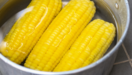 SKUVAJTE KUKURUZ ZA 10 MINUTA  Dodajte samo jedan sastojak iz frižidera i gotov je za tren