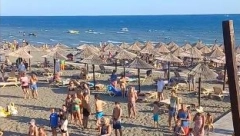 NA BAZENU PUNOM DECE, PA SRAMOTA! Turisti šokirali vrelom zabavom na popularnoj dalmatinskoj plaži
