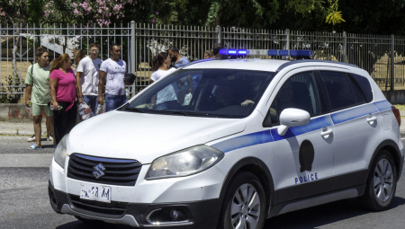 ALBANSKI KRVAVI PIR NA KRITU Haos počeo u kafiću, krvavog ga odvezli na hirurgiju