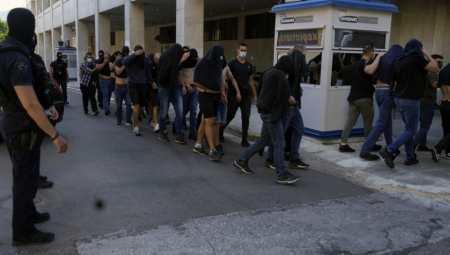 ALARMI U GRČKOJ POLICIJI Hrvatski huligani raspoređeni po zatvorima, strahuje se od obračuna sa Srbima!