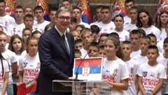 OVO JE NAJLEPŠI POKLON NA SVETU Vučića oduševila deca iz Obrovca