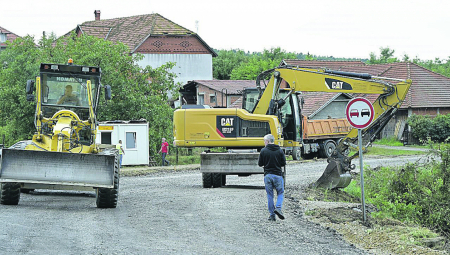 REKONSTRUKCIJA Ministar građevinarstva, saobraćaja i infrastrukture Goran Vesić obišao radove: Šumadija bila zapostavljena, sad je opet u fokusu!