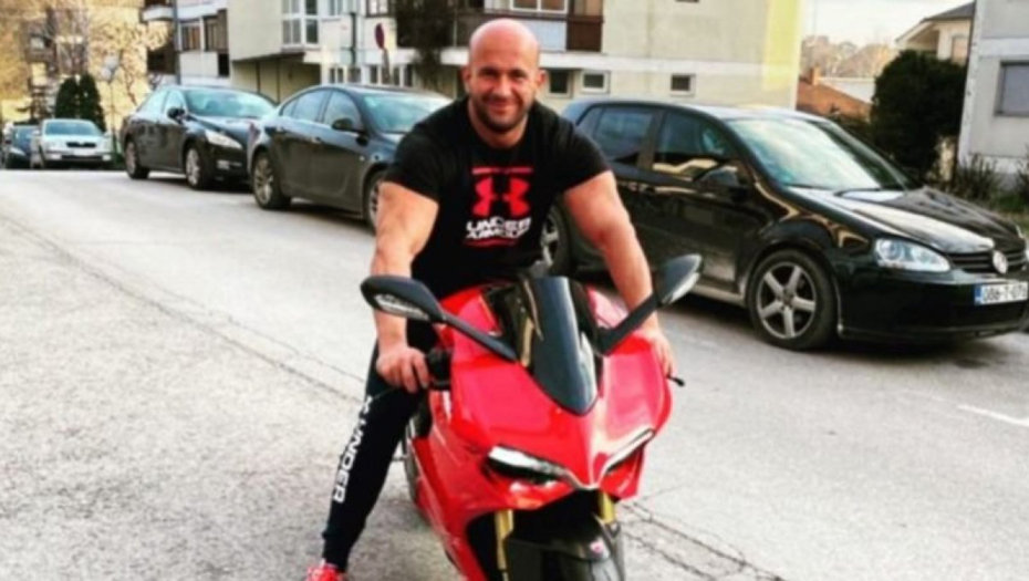 KRVNIK IZ GRADAČCA NIJE NI ZNAO DA POMAŽE POLICIJI Pre nego što se ubio, uradio je jednu ključnu stvar