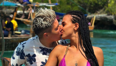 ANITA ZASKOČILA MATORU Supružnice zaboravile na kamere, pa se zaigrale, uzdasi odzvanjaju Belom kućom