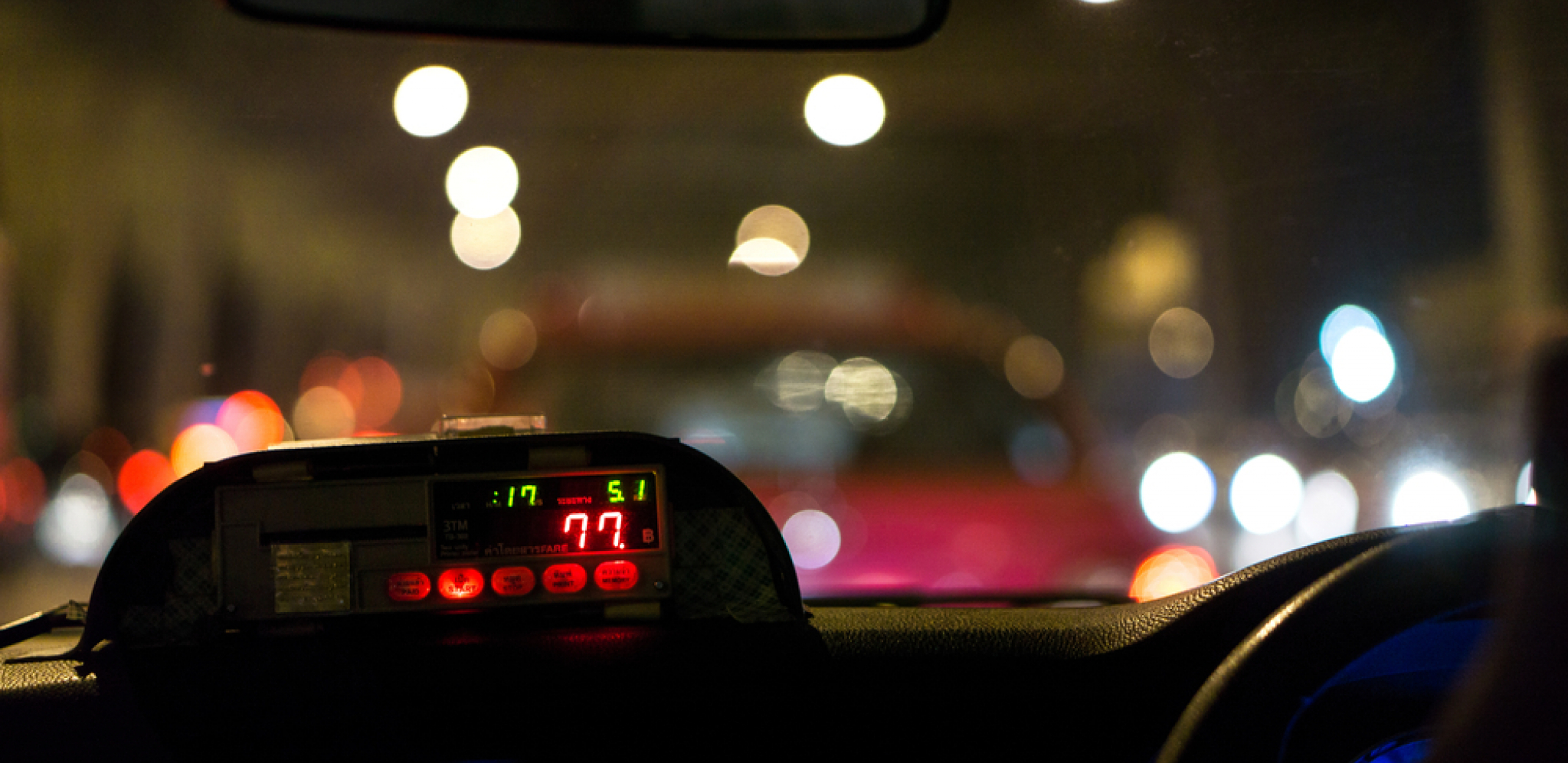 "HOĆE DA PROSI DEVOJKU, PITAM GA DA LI JE SIGURAN?" Osvanule urnebesne priče bivše taksi dispečarke