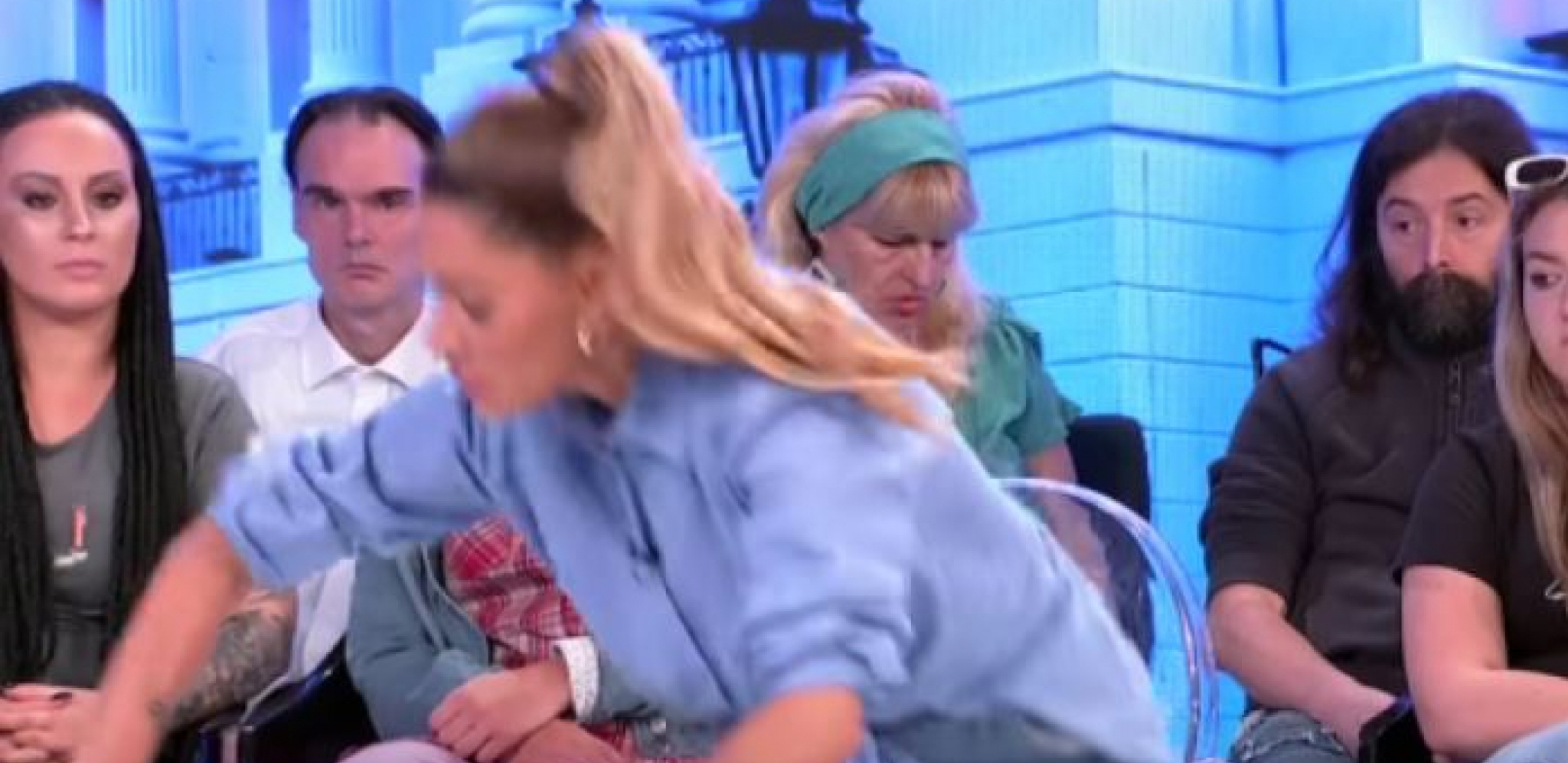 BIĆE DEBELO KAŽNJENA Produkcija progovorila o polivanju voditeljke, Anu Ćurčić će ovaj postupak skupo koštati!