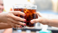 KONOBAR OTKRIO "PREVARU" Evo zašto se u piće stavlja velika količina leda