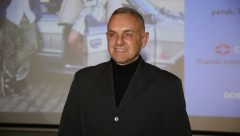 NAŠ PEVAČ OTKRIO SVE O ZLOSTAVLJANJU Desilo kada je došao u Beograd: Bili su nemilosrdni!