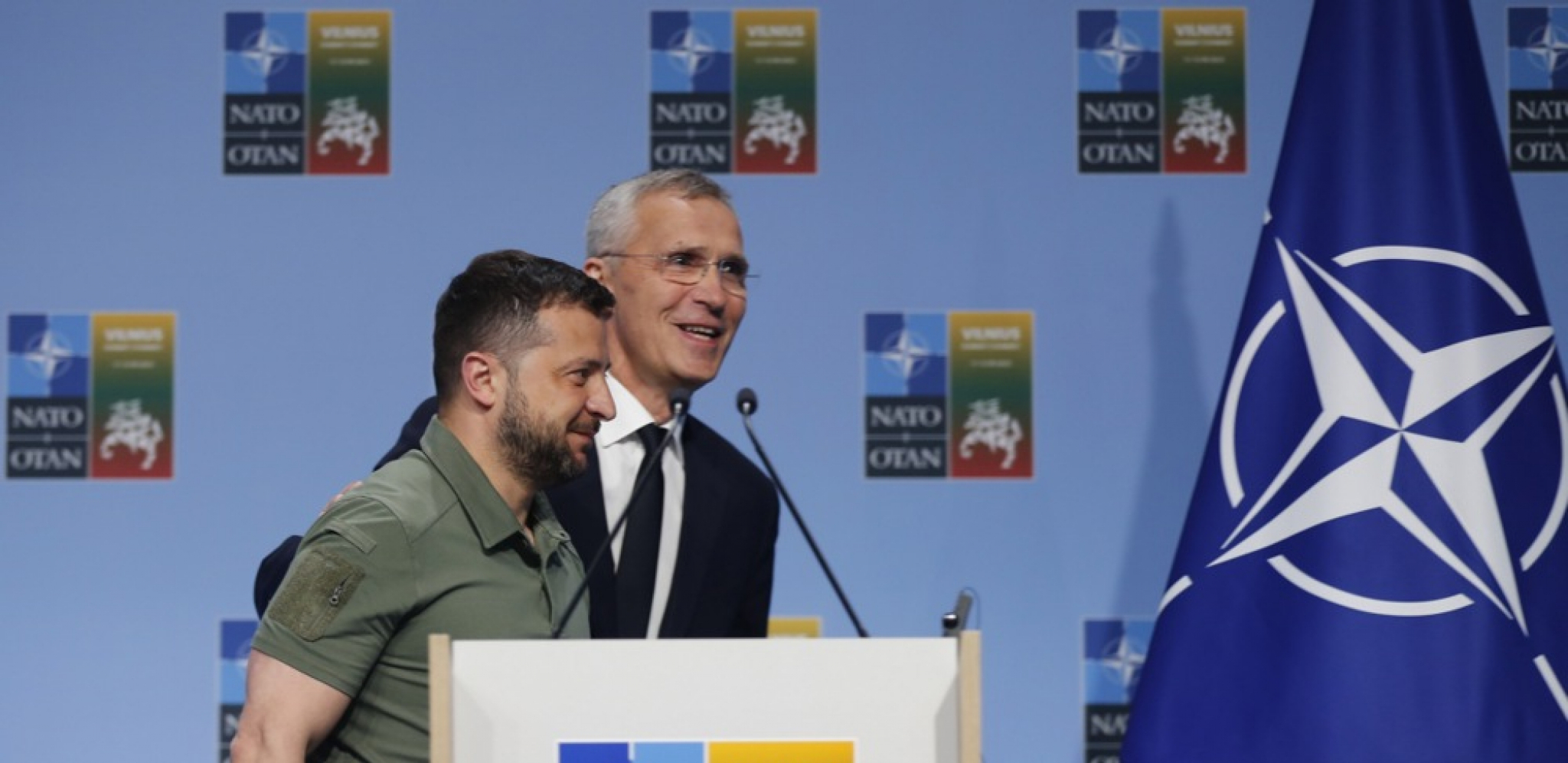 STOLTENBERG POSLAO JASNU PORUKU SVETU: "Ukrajini treba oružje, a ne bele zastave"