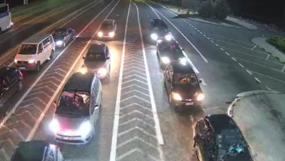 TRENUTNO STANJE NA GRANIČNIM PRELAZIMA U SRBIJI Kamioni čekaju šest sati, a evo gde su najveća zadržavanja