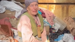 ŽIVELA U KONTEJNERU OKRUŽENA DIVLJIM SVINJAMA Pogledajte kako danas izgleda baka Ljubinka