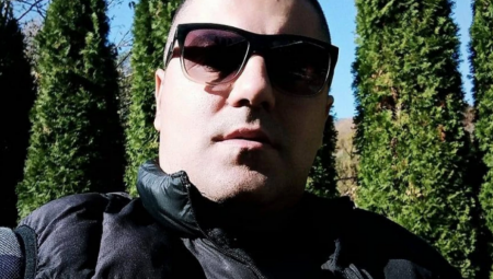 MOMAK IZ SRBIJE POSTAO HEROJ CRNE GORE Bračni par je bio u zapaljenom autu, bili su vezani i ošamućeni, ovako ih je spasio