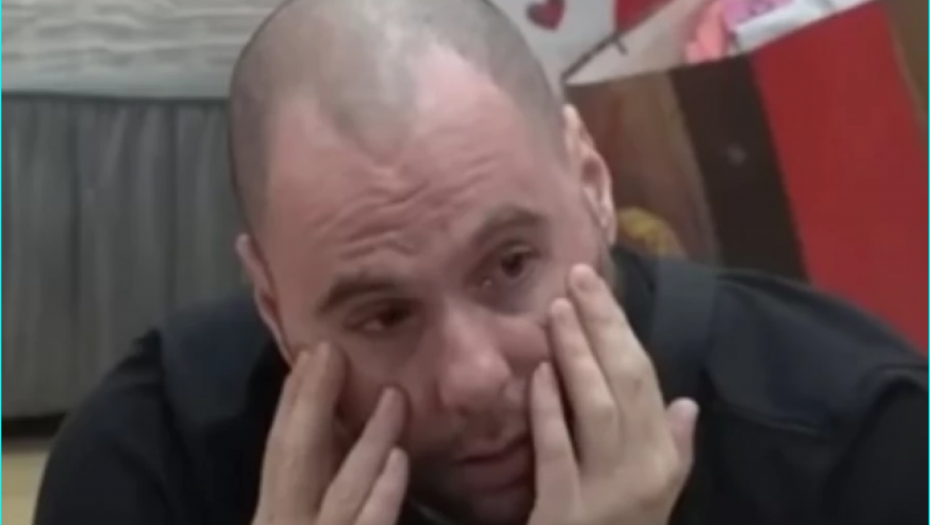 ZVEZDAN SLAVNIĆ OVOJ STARLETI SLAO EKSPLICITNE FOTKE? Skandal! Ona otkrila javno koliko  poznatih zadrugara drži u šaci