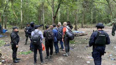 MLADIĆ IZ SIRIJE UHAPŠEN ZBOG KRIJUMČARENJA LJUDI Policija ga uhvatila u Preševu sa migrantima