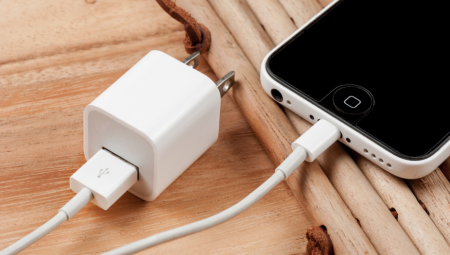 OVU GREŠKU MNOGI PRAVE Evo kako da pravilno napunite bateriju telefona, a šta nikako ne treba da radite