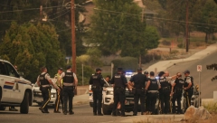 POŽAR NA GRANICI VAN KONTROLE! Jedna osoba poginula, jak vetar otežava posao vatrogascima