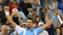 NOLETOV ŠOU NA "ARTUR EŠU" Hiljade ljudi gledalo Đokovićev trening, Srbin im pružio tenis za pamćenje (VIDEO)