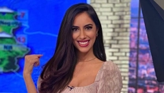 MARIJA EGELJA SE VRATILA NA MALE EKRANE POSLE DUŽEG ODSUSTVA Voditeljka u uskoj haljini, a duboki dekolte samo što ne pukne