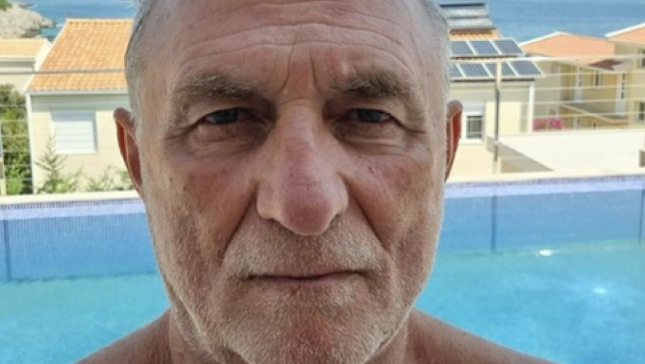 PRONAĐI ŽIVOTINJU NA SLICI Lazar Ristovski (71) ne prestaje da šokira, evo u kakvom izdanju se sada slikao