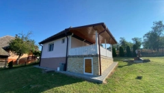 CELO IMANJE DAJE ZA 40.000 EVRA, POGLED SPEKTAKL! 42 ara, sređena kućica, struja, voda, nova stolarija