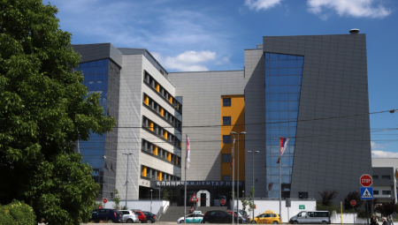 NA ULICI NAPALI MLADIĆA Hapšenja u Nišu, momak (24) zadobio teške povrede