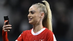 GLEDAĆE SE VILA Najlepša fudbalerka produžila ugovor, saigračice pale u trans