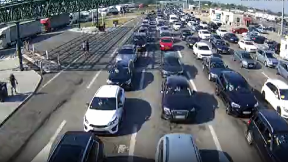 OGROMNE GUŽVE NA GRANICAMA Saznajte gde je najprohodnije pomoću ove tri stvari