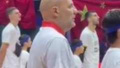 JEDAN JE SALE NACIONALE Đorđević iz sveg glasa pevao "Bože pravde", pa se prekrstio (VIDEO)