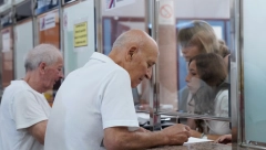 POČELA PODELA PENZIONERSKIH KARTICA Važno uputstvo za penzionere, evo kako da saznate kada su velike akcije i popusti