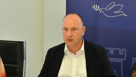 MONSTRUOZNE PRETNJE UPUĆENE GRADONAČELNIKU NOVOG SADA Odbor SNS izdao sapštenje