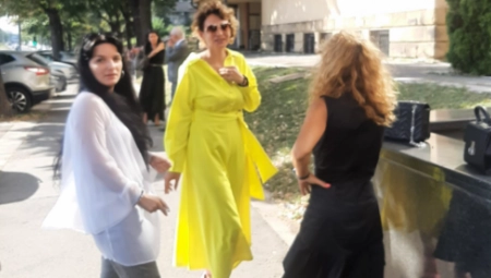 ISPRED SUDA SU DANAS SVI GLEDALI NJU Jedina optužena žena iz Belivukovog klana skroz u žutom, svi pamte šta je radila ranije