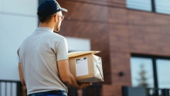 UČINIO DOBRO DELO, A ONDA GA POGODILA LUDA SREĆA Poštar spasio mače, pa osvojio ogromnu nagradu