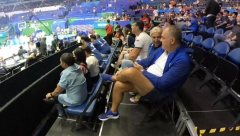 DOK "ORLOVI" ČEKAJU MEČ, FAMILIJE POLAKO PRISTIŽU Zanimljivosti iz Manile: Obezbeđenje uklonilo zastavu srpskih navijača, skupe karte za utakmice... (FOTO)