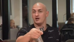 "NEK I MOJOJ ĆERKI PLJUJU U USTA KAD NAPUNI 18" Desingerica ne prestaje da šokira, skandal dobija novi epilog: Život mi je top, zabole me šta pričaju!