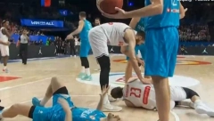 PRAVA DRAMA NA MUNDOBASKETU Sudario se sa miljenikom "delija", pa ostao da leži na parketu, supruga odmah pritrčala u pomoć (VIDEO)