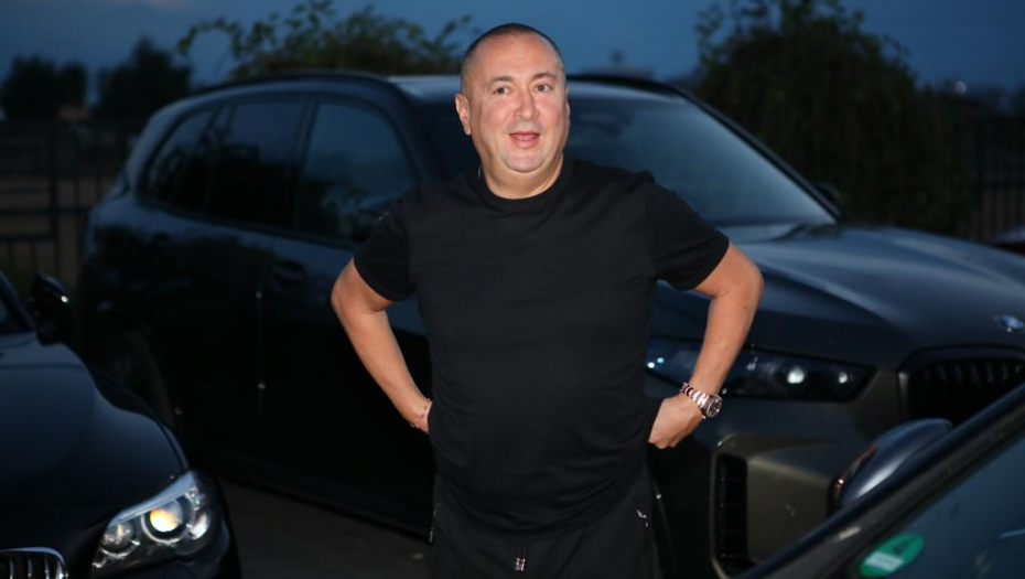 ĐANI 3 DANA BEZ PRESTANKA MOŽE DA VUČE CRTE Popularni pevač šokirao izjavom, raskrinkao pola estrade: Ona je bila mrtva pijana, a njen muž se naljutio na mene