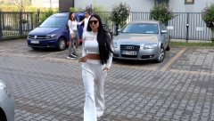 KONAČNO POKAZALA ZADNJICU U MINIĆU! Maja Marinković samo nedelju dana nakon operacije izašla u grad! (FOTO)