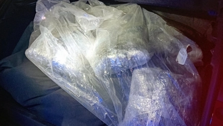 ZNA SE KO JE ČOVEK KOJI JE PAO U BEOGRADU SA 50 KG DROGE Svi paketići su bili isto spakovani, ogromna je zaplena!