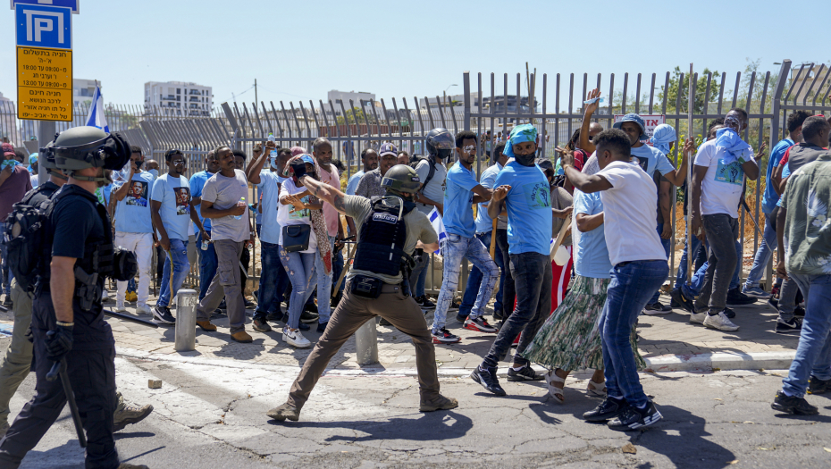 VIŠE OD 100 POVREĐENIH U IZRAELU Sukob sa policijom oko azila (FOTO)