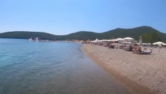 SVI SU JE UPOZORAVALI NA OVU ZABRANU Influenserka zbog fotografisanja na plaži popila kaznu od 1.800 evra! (FOTO)