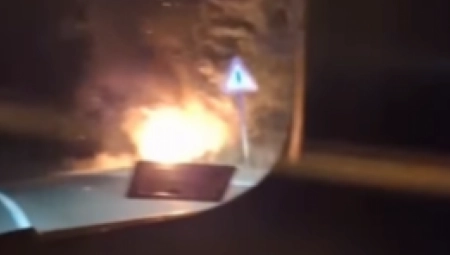 GORI AUTOMOBIL KOD MALE MOŠTANICE Drama na Obrenovačkom putu, ima povređenih(FOTO/VIDEO)